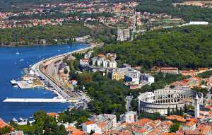 Pula, Kroatien, 1 Step Sway, Bilferie